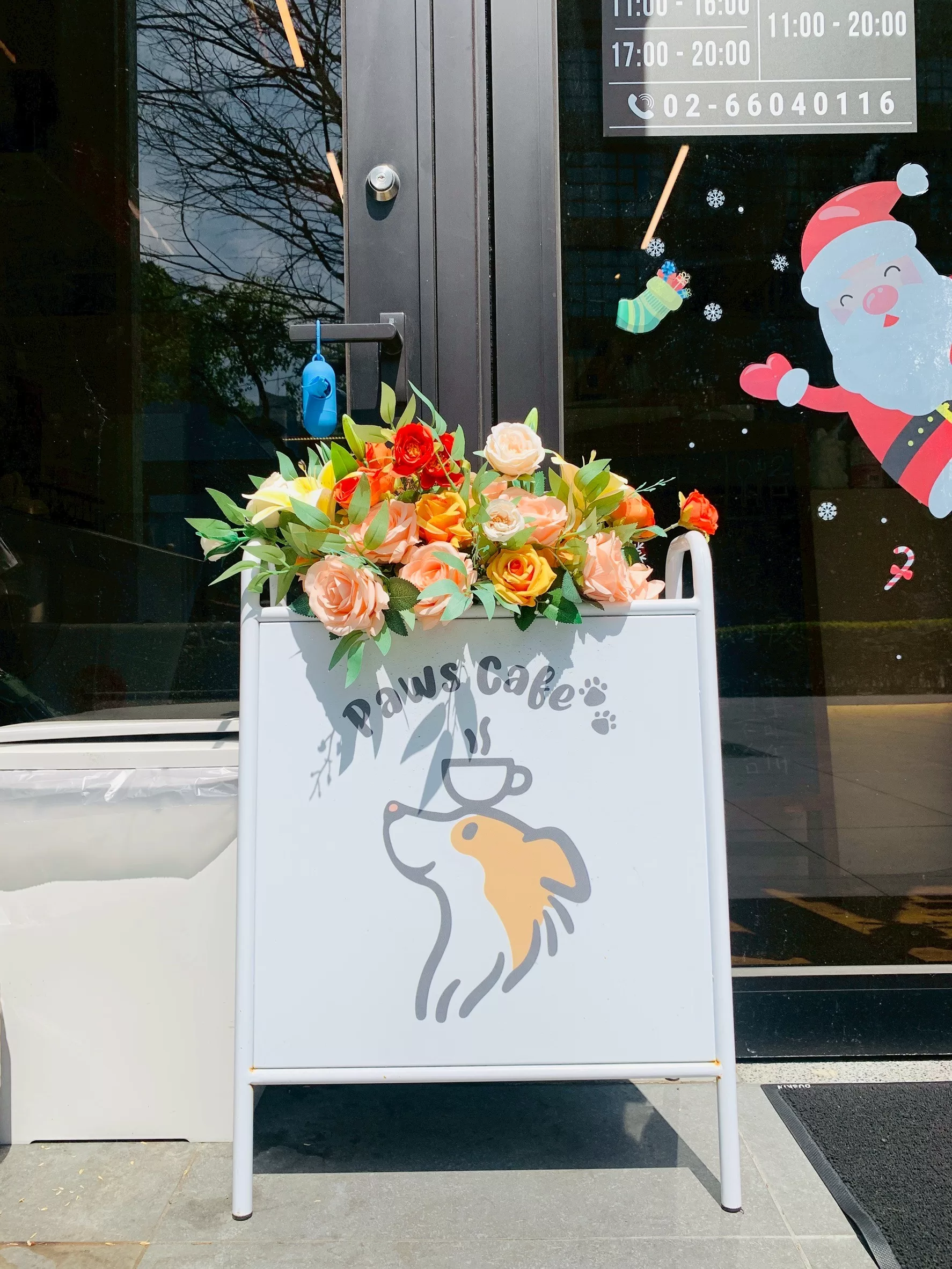 LINE_ALBUM_Paws cafe_250530_2