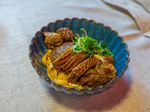 一品三寶乾拌麵