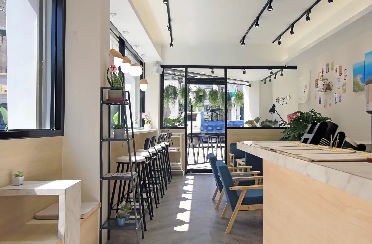 LINE_ALBUM_Riparo-BD-cafe_250919_11